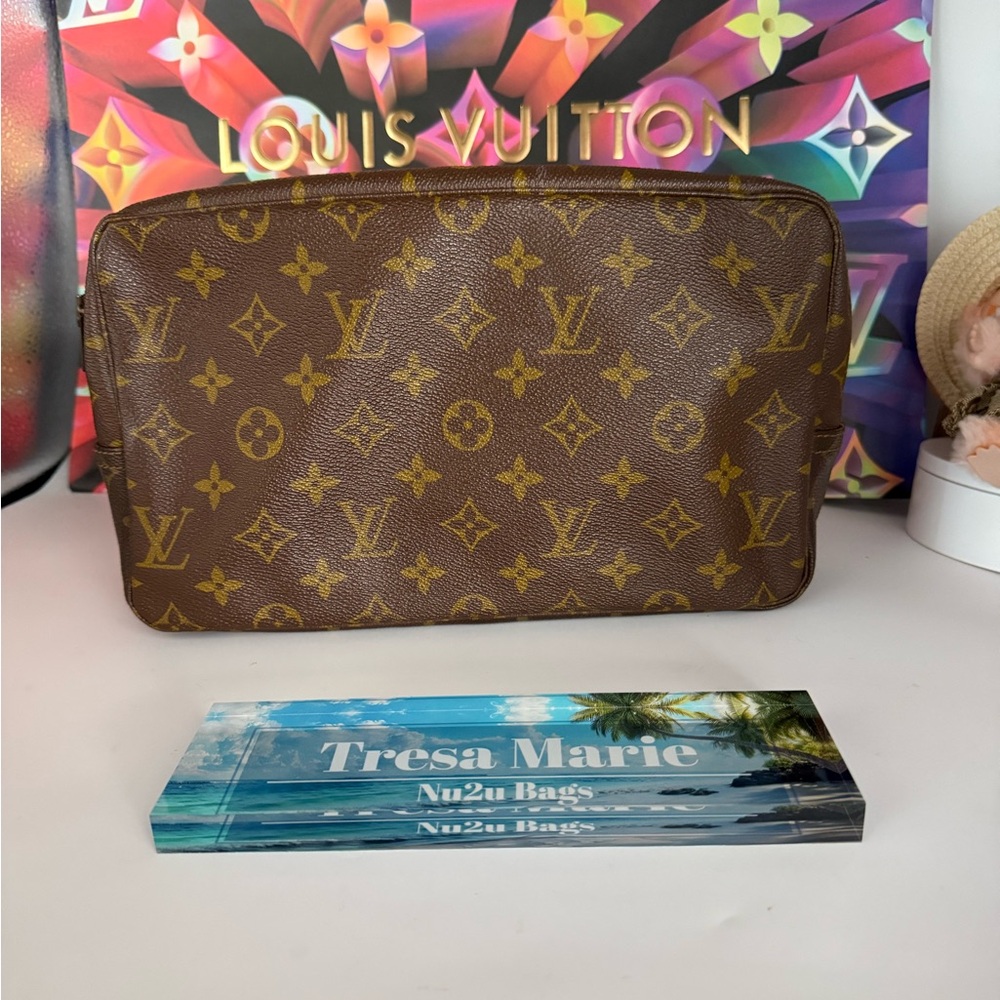 SOLD-sLouis Vuitton Trousse 28